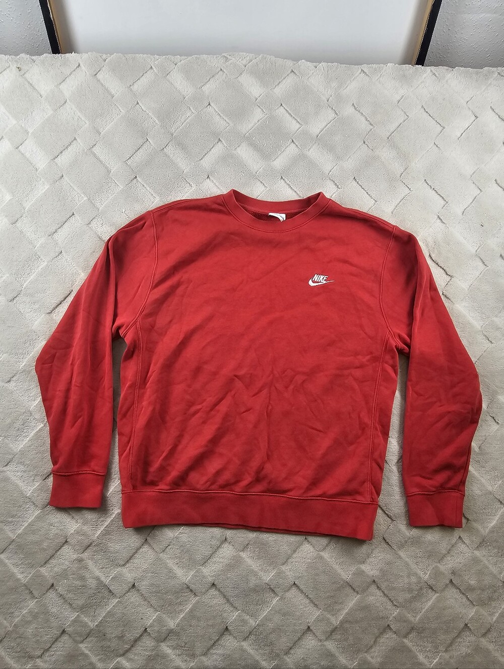 Nike Crewneck Sweatshirt Mens Medium Red with White Logo Fleece Pull Over
